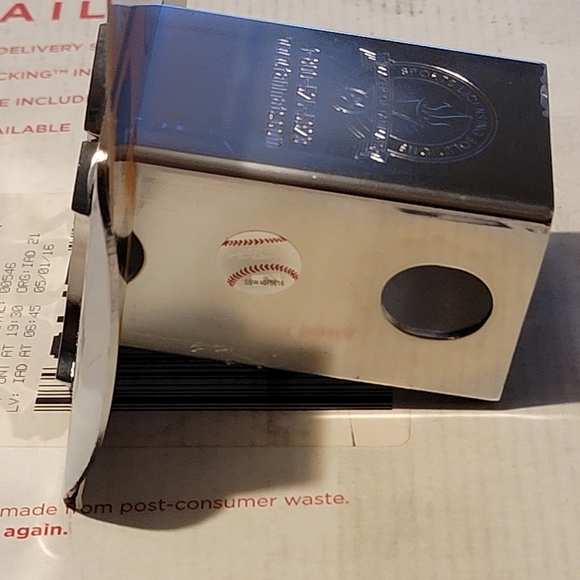 SPORTS LICENSE SOLUTION Other New York Yankees High Quality Metal Tow Hitch Cover Represent